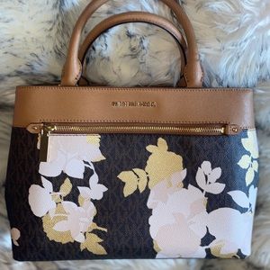 Michael Kors Hand Bag